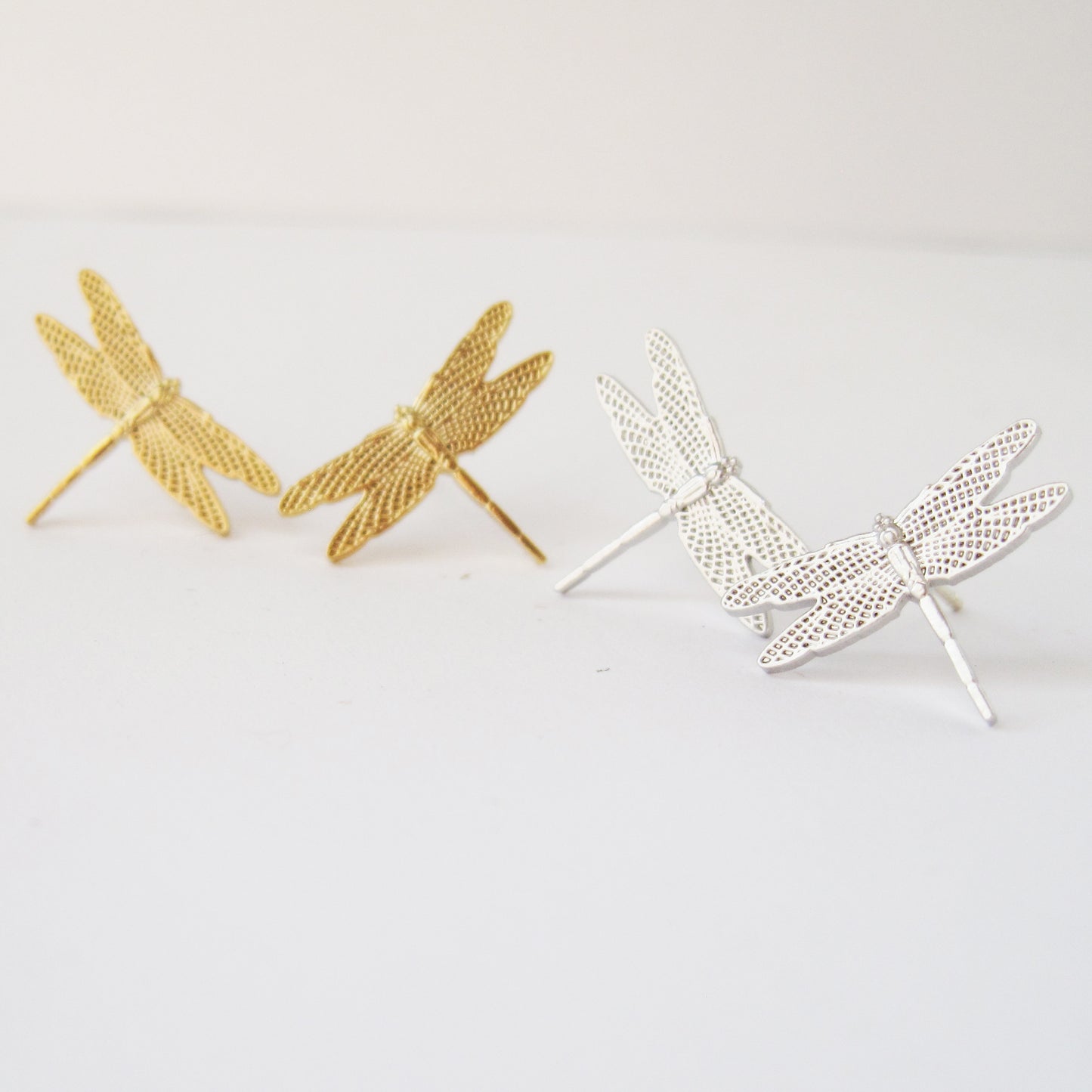 Dragonfly Post.jpg