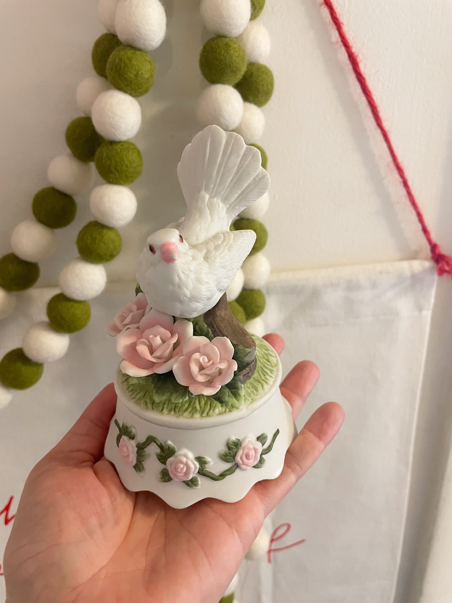 Vintage Seymour Mann M. Bernini Porcelain Dove Trinket Box – Connoisseur Collection