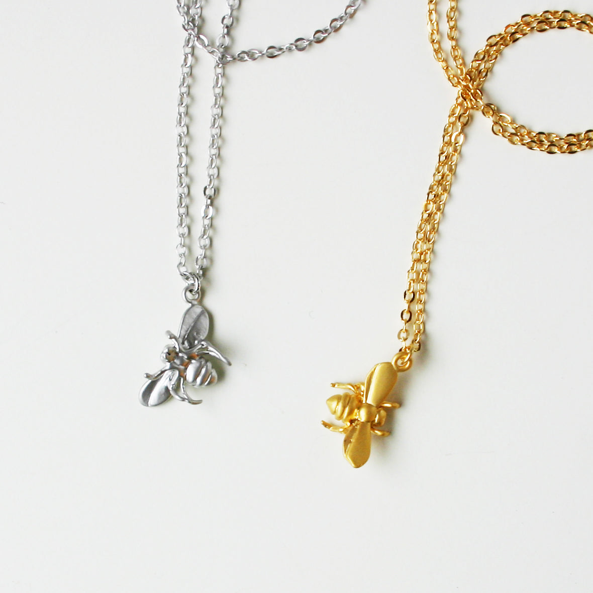 Flying Bee Charm Necklace – Rebecca Accessories